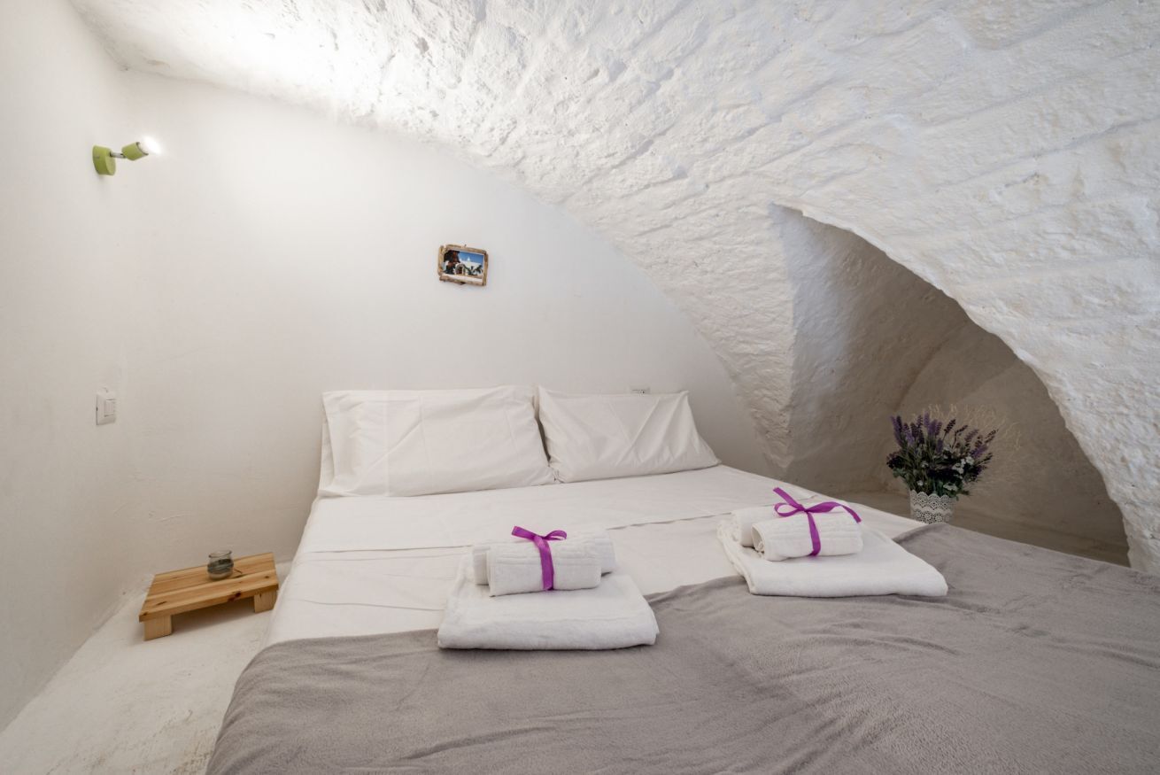 2 bedrooms, iron/ironing board, WiFi