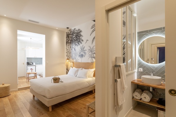 Eden | 1 bedroom, pillowtop beds, minibar, in-room safe
