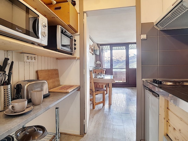 Fridge, microwave, toaster