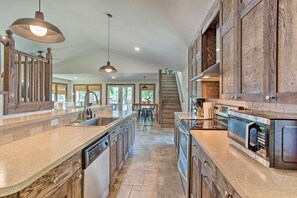 Fridge, microwave, stovetop, dishwasher - Tool Waterfront Home w/ Hot Tub & Fire Pit! (Tool)