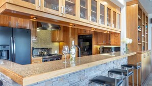 Condo, 3 quartos | Cozinha privada