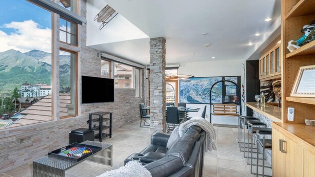 Condo, 3 quartos | Sala de estar