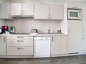 Fridge, microwave, oven, dishwasher