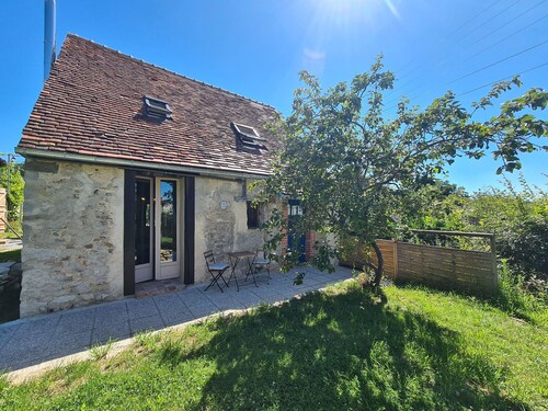 Gîte charmant en Berry avec terrasse, jardin, parking et chauffage inclus