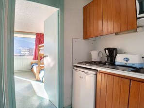 Fridge, microwave, coffee/tea maker, toaster