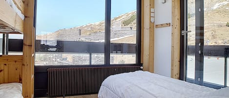 2 bedrooms