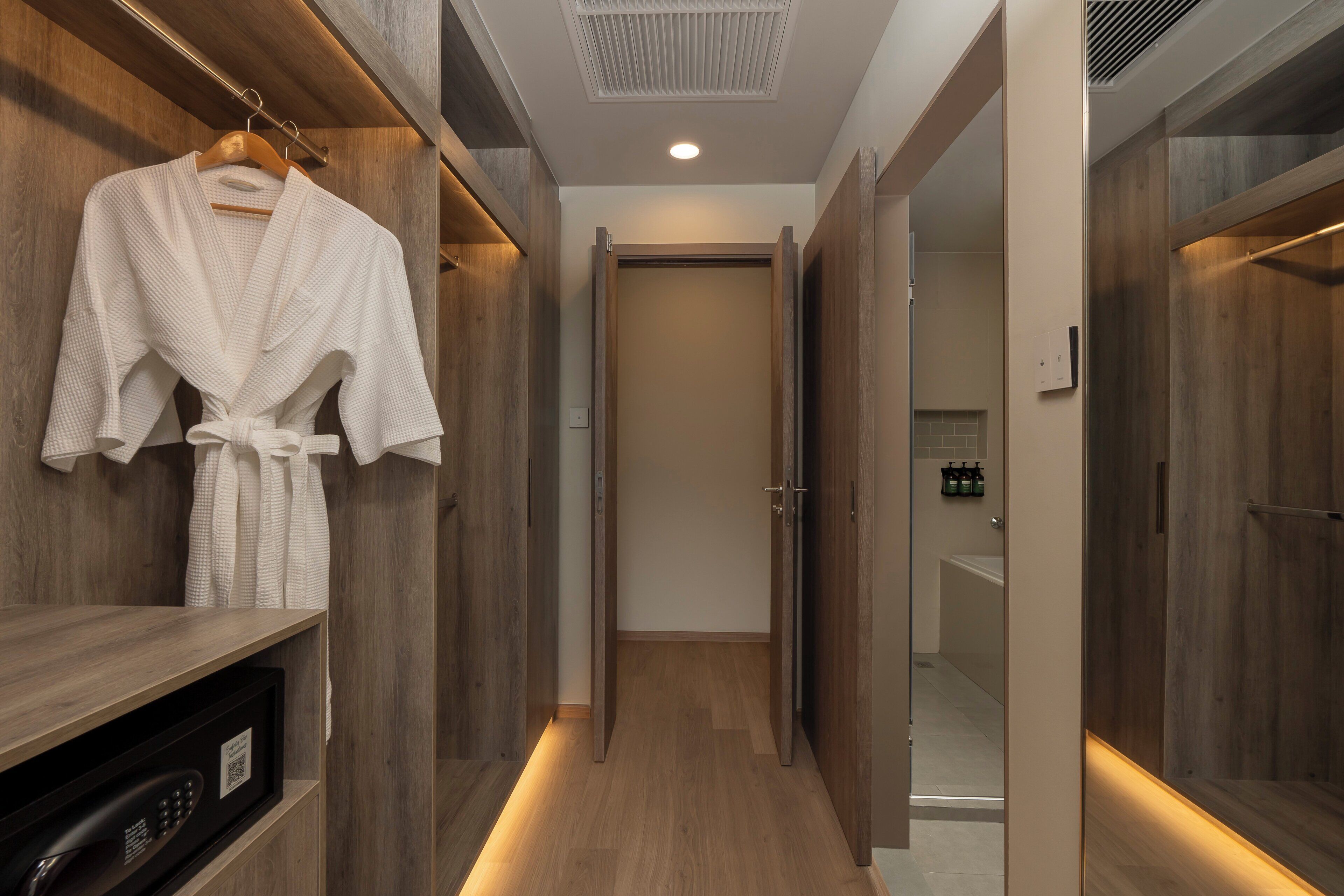 Room, 1 Bedroom, Kitchen (Living Area)