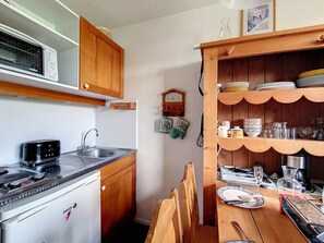 Fridge, microwave, coffee/tea maker, toaster