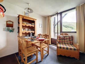 Dining - Comfortable studio near slopes with balcony (Les Menuires)