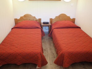 2 bedrooms