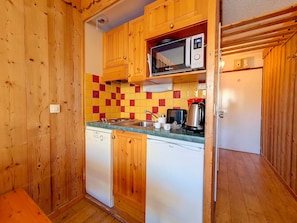 Frigorifero, microonde, forno, lavastoviglie