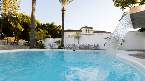 Luxury Villa. 300 meters from beach and 10min from golf.