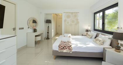 Luxury Villa. 300 meters from beach and 10min from golf.