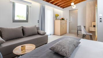 The Loft - Private Terrace Deluxe Suite | Premium bedding, down comforters, pillowtop beds, free minibar