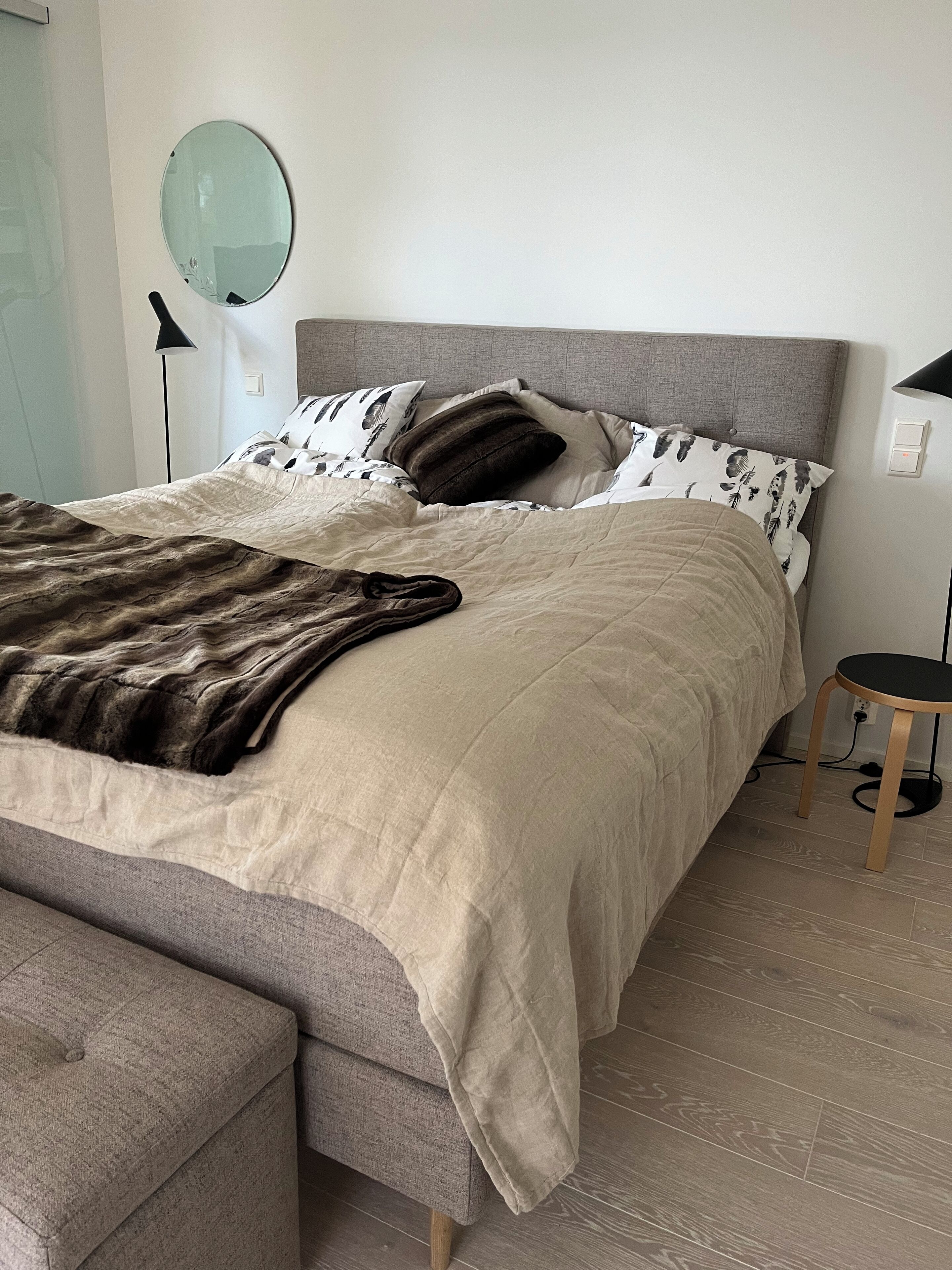 3 bedrooms, desk, iron/ironing board, free WiFi