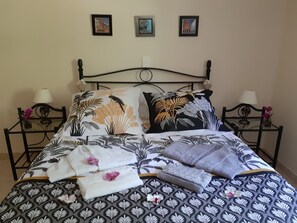 1 chambre, fer et planche à repasser, lit parapluie, Wi-Fi gratuit