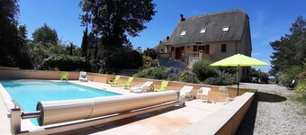 2 steps from the historic center, pleasant, quiet gite with beautiful saltwater swimming pool