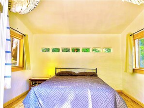 1 bedroom, bed sheets