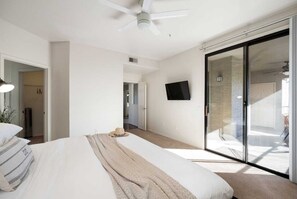 3 bedrooms, desk, iron/ironing board, travel cot