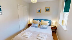 3 bedrooms, iron/ironing board, free WiFi, bed sheets - Stunning Coastal Cottage - Sleeping 7 in 3 Bedrooms - Pool and Beach Access Included. (Filey)