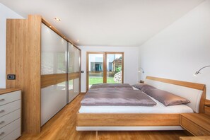 2 bedrooms, free WiFi, bed sheets, wheelchair access
