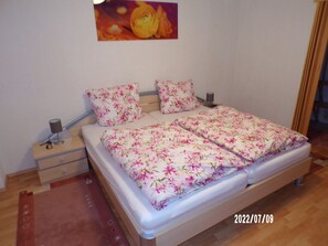 2 bedrooms, free WiFi, bed sheets