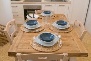 Dining - Apartment 'Brezza Marina' with Sea View and Wi-Fi (San Vincenzo)