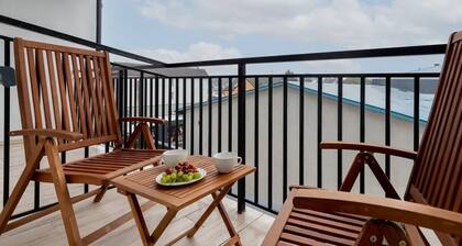 Comfortable Apartment with Balcony | 3 minutes to the Beach