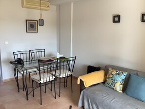 电视、DVD 播放器、立体声音响