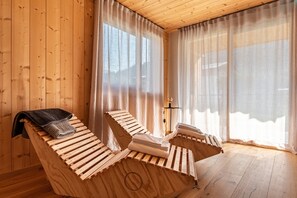 Spa - Apartment "Ciasa Fatati" with Mountain View, Sauna & Wi-Fi (Pinzolo)
