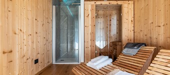 Apartment "Ciasa Fatati" with Mountain View, Sauna & Wi-Fi