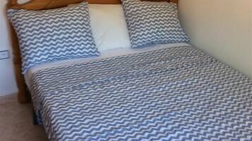 3 dormitorios, tabla de planchar con plancha, wifi gratis y ropa de cama