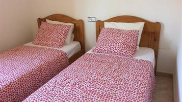 3 sovrum, strykjärn/strykbräda, gratis wi-fi och sängkläder