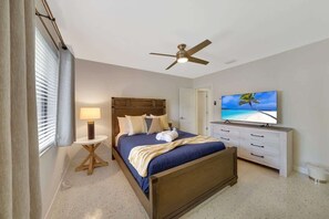 2 bedrooms, desk, iron/ironing board, travel cot - Seahorse Villa 3 By Dream Vacation (Oakland Park)
