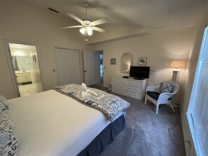 3 bedrooms, in-room safe, iron/ironing board, travel cot