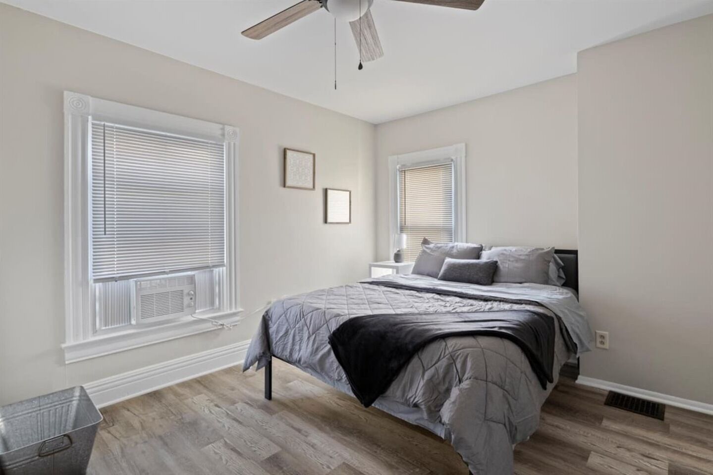 4 chambres, fer et planche à repasser, Wi-Fi, draps fournis