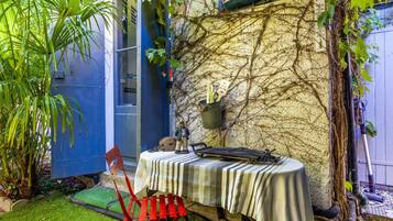 屋外ダイニングエリア