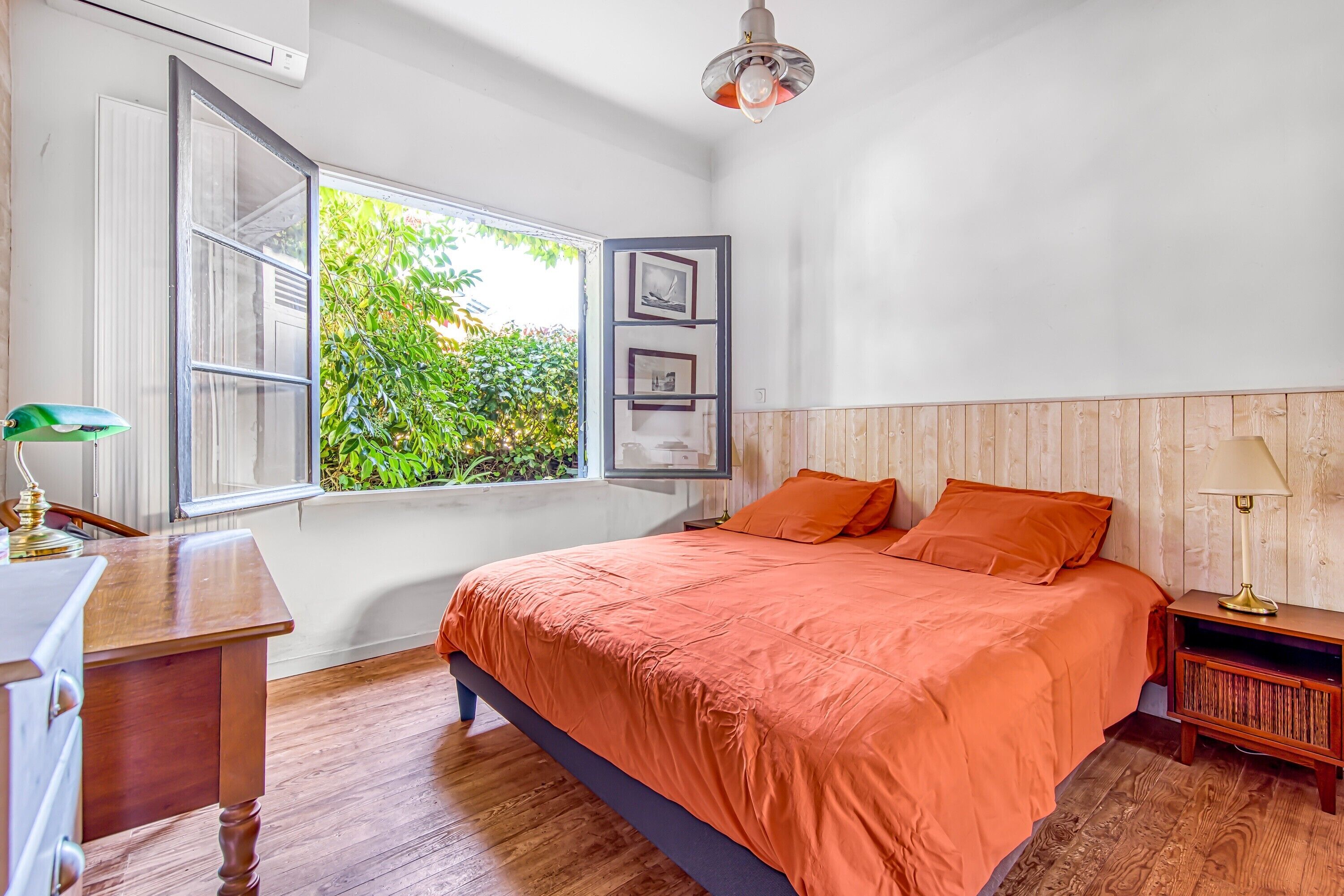 2 室のベッドルーム、アイロン / アイロン台、WiFi (無料)、ベッドシーツ