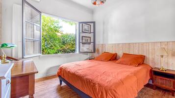 2 室のベッドルーム、アイロン / アイロン台、WiFi (無料)、ベッドシーツ