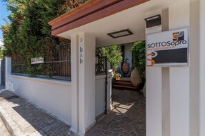 Exterior detail - Vacation Home 'Mini Appartamento Verde' with Garden, 2 Terraces & Wi-Fi (Gallipoli)