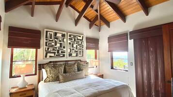 2 bedrooms, WiFi (free), bed sheets