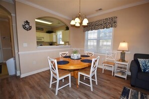 Dining - 611 The Havens - Barefoot Resort Rentals (North Myrtle Beach)