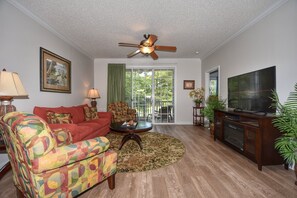 TV, DVD player - 521 Arbor Trace - Barefoot Resort Rentals (North Myrtle Beach)