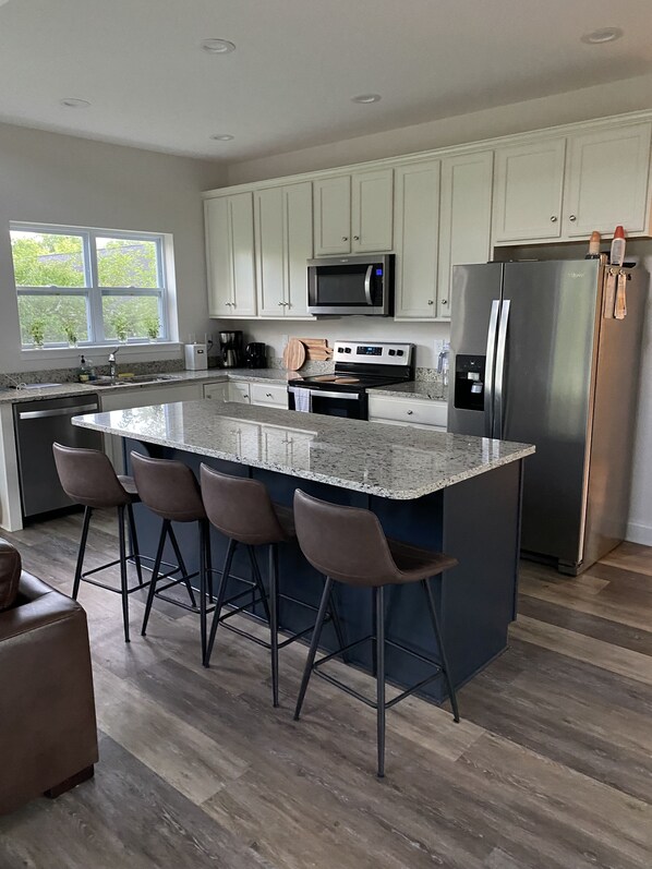 Fridge, microwave, oven, stovetop - Brand new vacation home, built 2022! Great Location on Kelleys Island! (Kelleys Island)