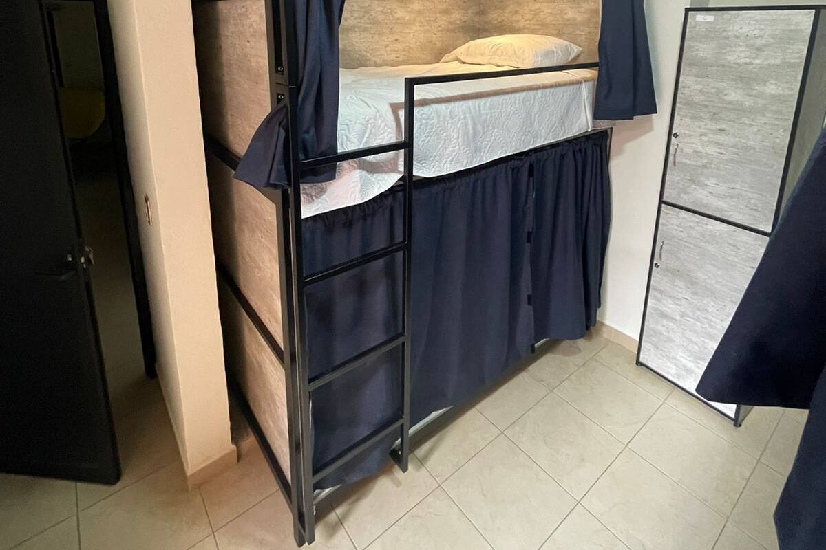 Dortoir partagé Galerie, mixte | Couette en duvet, accès au Wi-Fi (inclus), décor unique