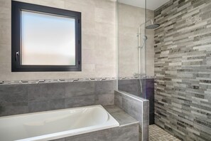 Bathtub, hair dryer