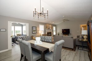 Smart-TV, peis og bordtennis