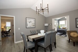 Dining - The Embellished Par -100 Lake Hills (Pinehurst)