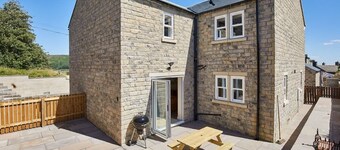 Host & Stay | Foggyshaw Lodge