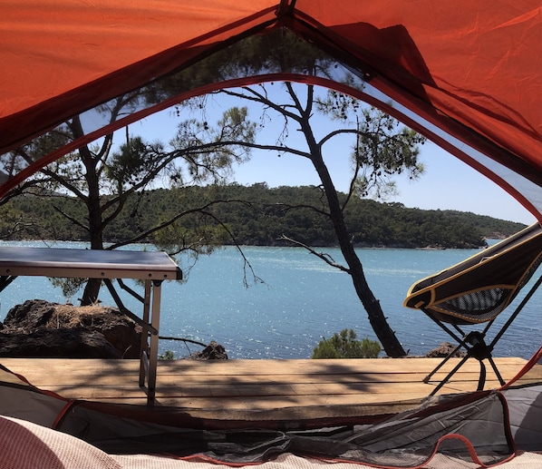 Tienda de campaña Confort | Vista frontal de la propiedad